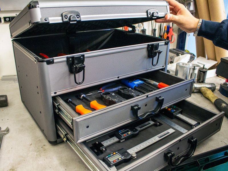 D001 Heavy Duty Aluminium Storage Tool Box Carry Case - Image 9