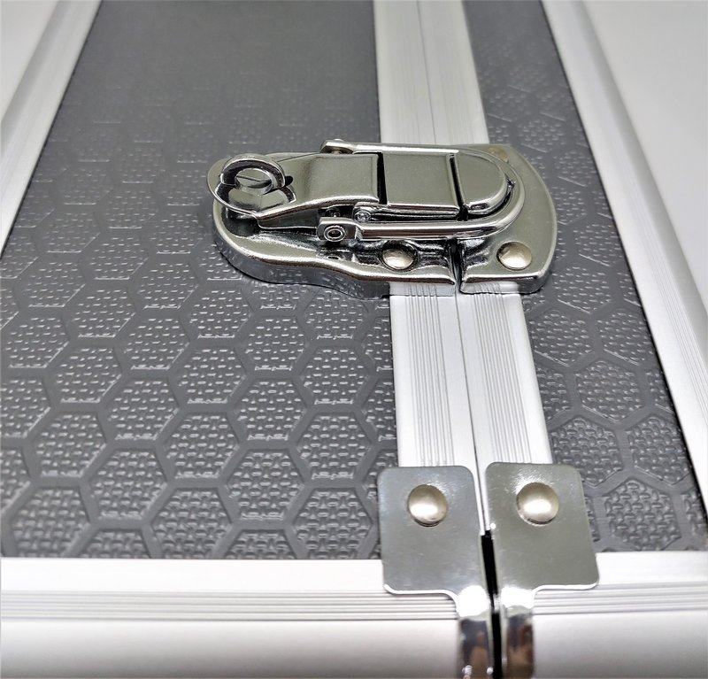 ROC Grey Flight Case with Cubed Foam - Image 5